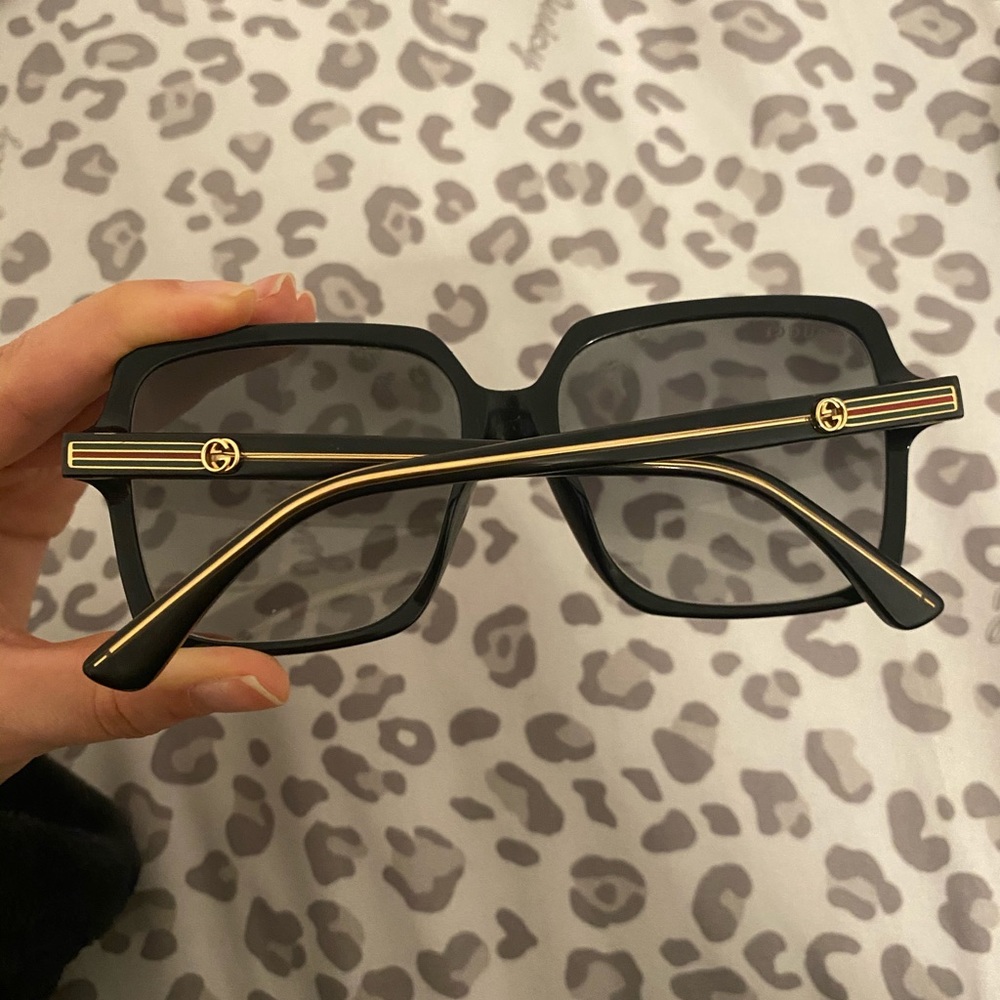 🎉 Host Pick Authentic GUCCI GG0375S Sunglasses - Picture 3 of 9
